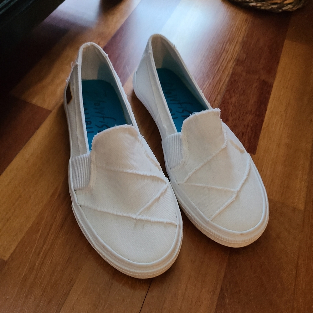 New Blowfish Malibu White Slip On Sneakers Size 8
